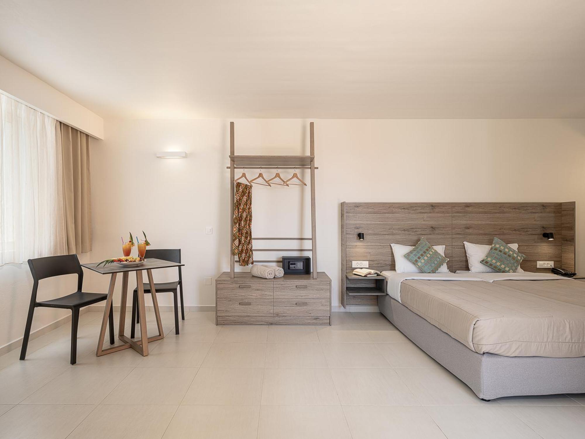 Stefan Village Hotel Agia Marina Екстериор снимка