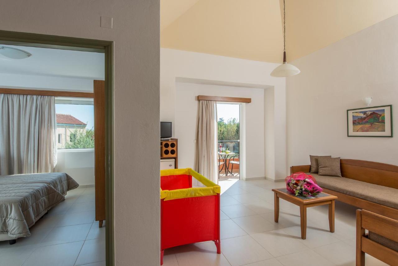 Stefan Village Hotel Agia Marina Екстериор снимка